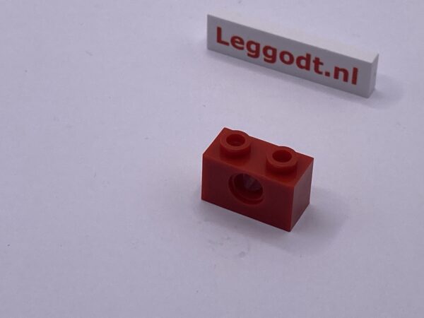 COBI: Technic, Brick 1 x 2 with Round Axle Hole - red (czerwony)