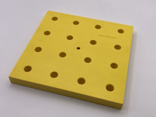 PLASTICANT: Plate 4 x 4 - yellow